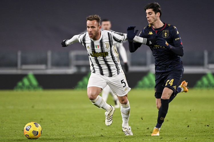 斯基拉：一些巴西球隊咨詢阿圖爾的信息，但他不想離開歐洲