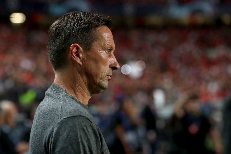 官方：本菲卡與前主帥施密特達成解約協(xié)議，后者將獲870萬歐