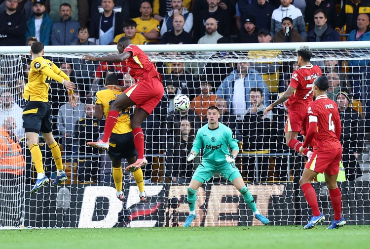 BBC：頭球使球員大腦患病率達(dá)正常人3.5倍，退役球員向英足總索賠