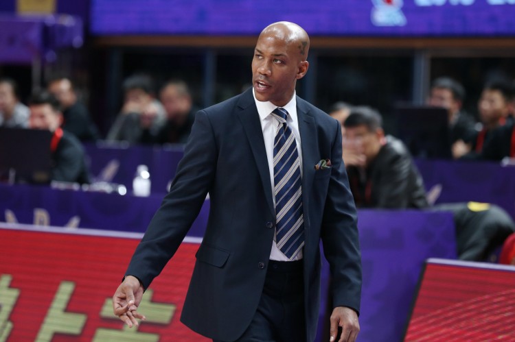 馬布里：現(xiàn)在的孩子不懂如何打球 但不是他們真不懂 只是因?yàn)閼? /></p><p>11月30日訊 近日，馬布里參加了馬克-杰克遜的播客《Come and Talk 2 Me》。</p><p>他說：“當(dāng)我看如今的比賽時，我看到很多東西。當(dāng)我看的時候，我就想，‘哇，這些孩子真的不太知道怎么真正打球?！绻麄冋娴闹涝趺创蚯颍瑥牟煌嵌却蚯?，擋拆后走位，甚至是防守；如果他們會這些，那會節(jié)省很多時間。我并不是真的覺得他們不會打球。我只是覺得他們很懶，沒有持續(xù)地做好他們應(yīng)該做的事情。</p>            </p></div>
                <div   id=